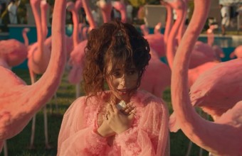 Η Camila Cabello δίνει τον καλύτερο της εαυτό στο κωμικό music video του «Liar»