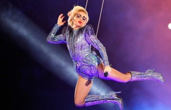 Lady Gaga: Το show στο «Super Bowl» γράφει ιστορία στα βραβεία Emmy