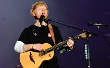 Ο Ed Sheeran βοήθησε στην ίδρυση ενός νέου μουσικού κέντρου χαρίζοντας την κιθάρα του!