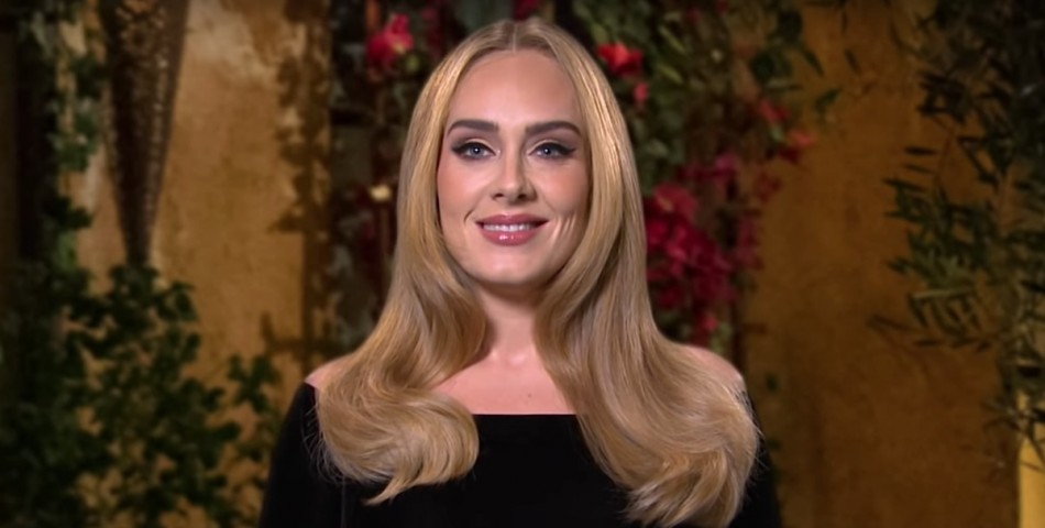 Η Adele γιορτάζει τα δέκα χρόνια από την κυκλοφορία του «21»