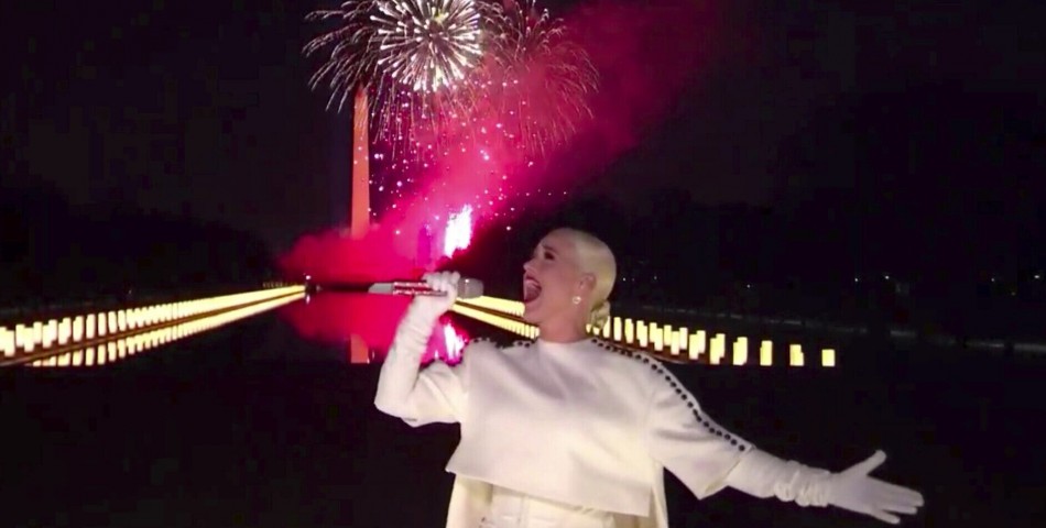 Η Katy Perry έκλεισε την ορκωμοσία του Joe Biden με μια επική επίδειξη πυροτεχνημάτων!