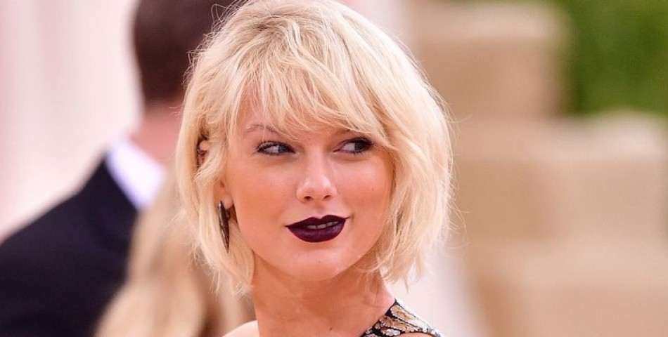 Η Taylor Swift αποκαλύπτει ακόμη ένα τραγούδι του επερχόμενου «Reputation» (video) 