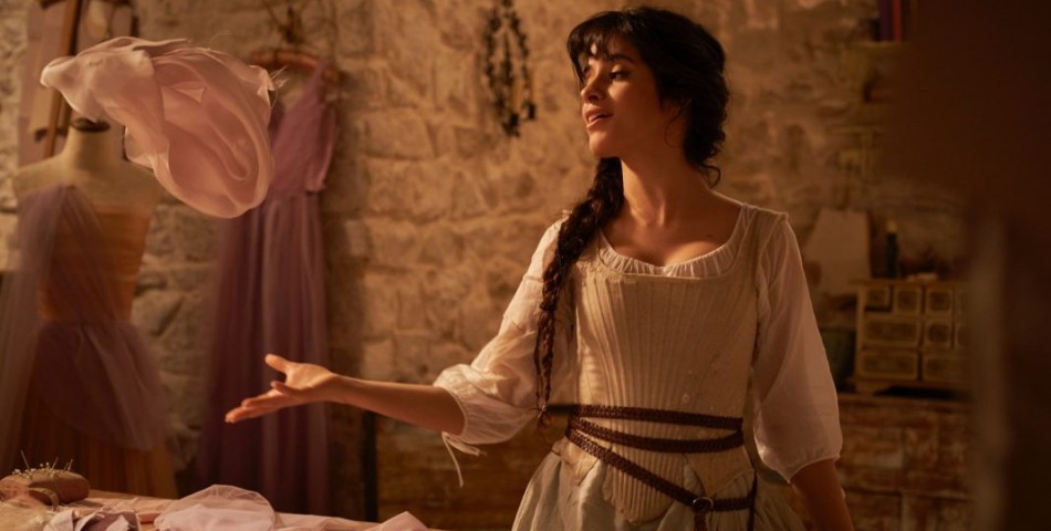 Η Camila Cabello ως «Σταχτοπούτα» στο πρώτο trailer της ταινίας «Cinderella»