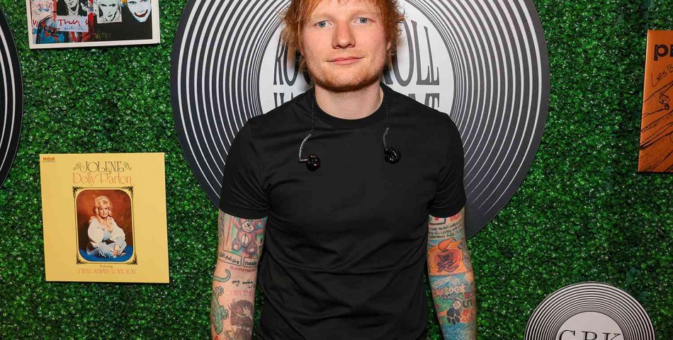 Ο Ed Sheeran ανακοινώνει το νέο τραγούδι «Eyes Closed»